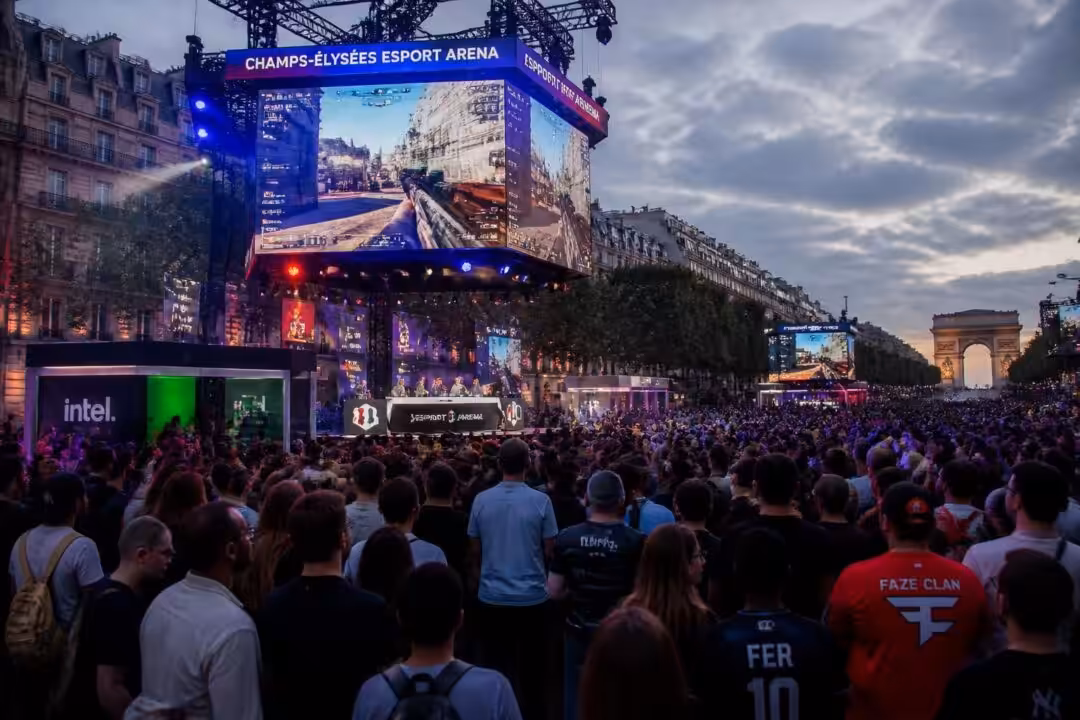 découvrez "dimanche aux champs-élysées", une immersion unique dans une immense arène d'esport. tout ce qu'il faut savoir sur cet événement inédit dédié aux passionnés et curieux.