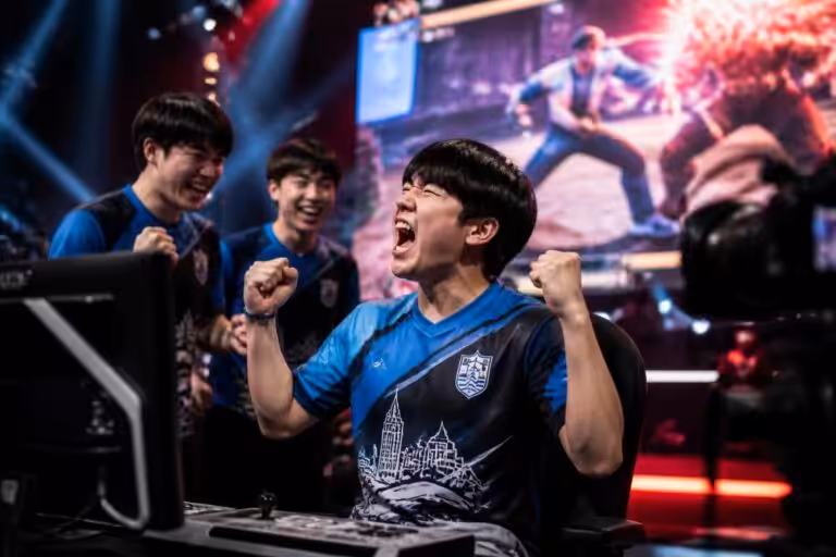 ewc 2025 : ulsan conserve son titre de champion sur tekken 8, une performance impressionnante lors du tournoi international.