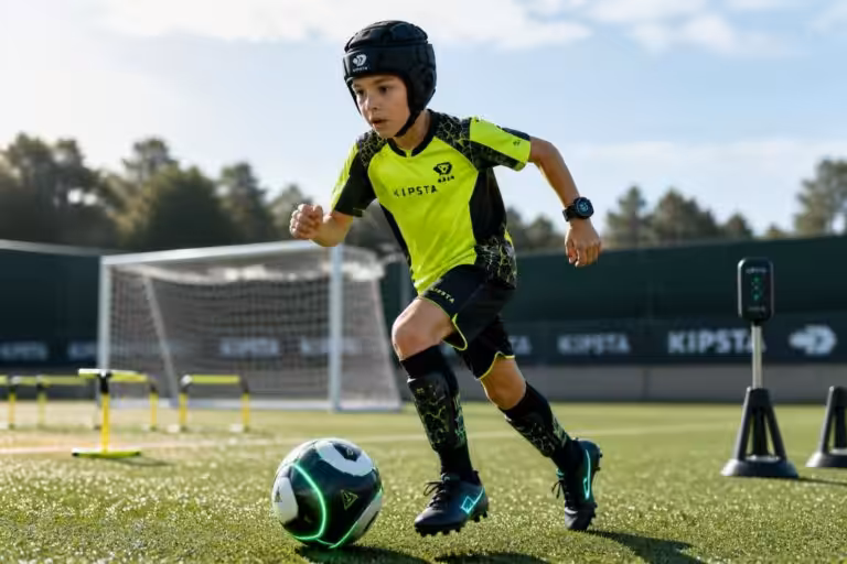 découvrez quel équipement choisir pour le football enfant en 2026 afin d'assurer confort, sécurité et performance aux jeunes joueurs.